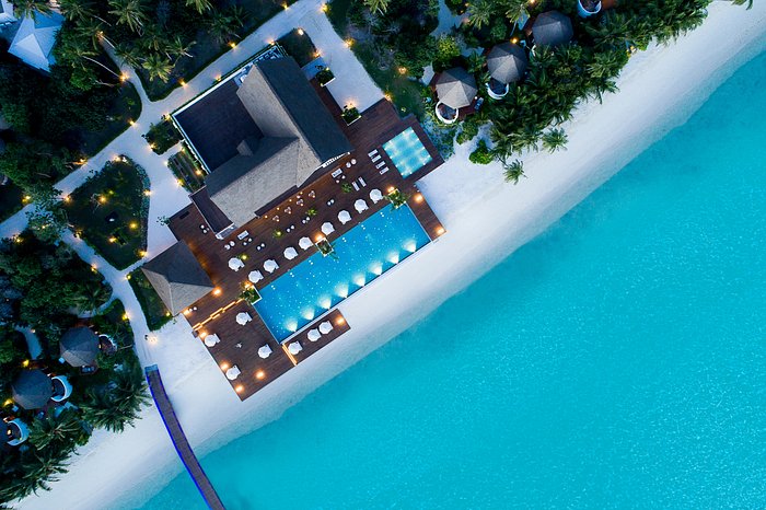 Mercure-Maldives-Kooddoo-Resort